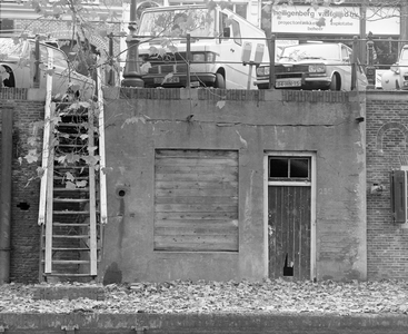 882232 Gezicht op de werfkelder onder het pand Oudegracht 235 te Utrecht.